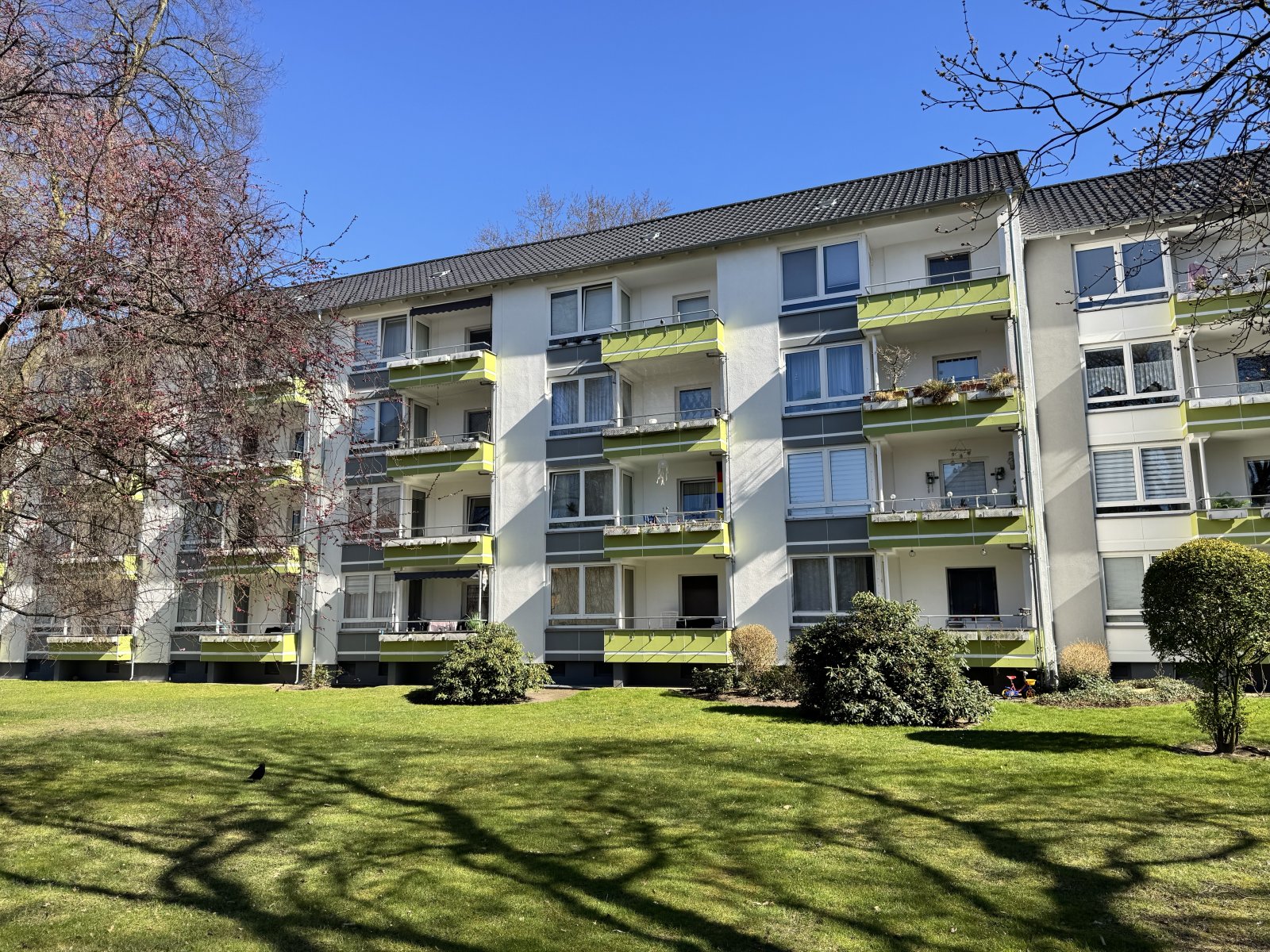 kleine, feine 2 Zimmer Wohnung mit Balkon