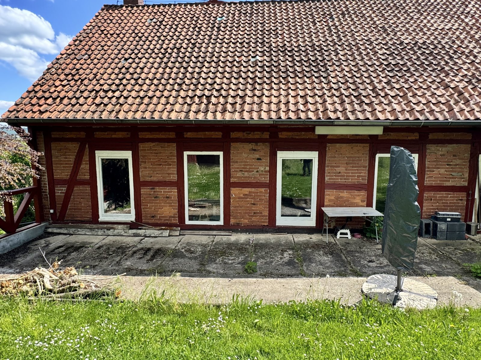 vielseitiges Fachwerkhaus mit Halle und Fernblick