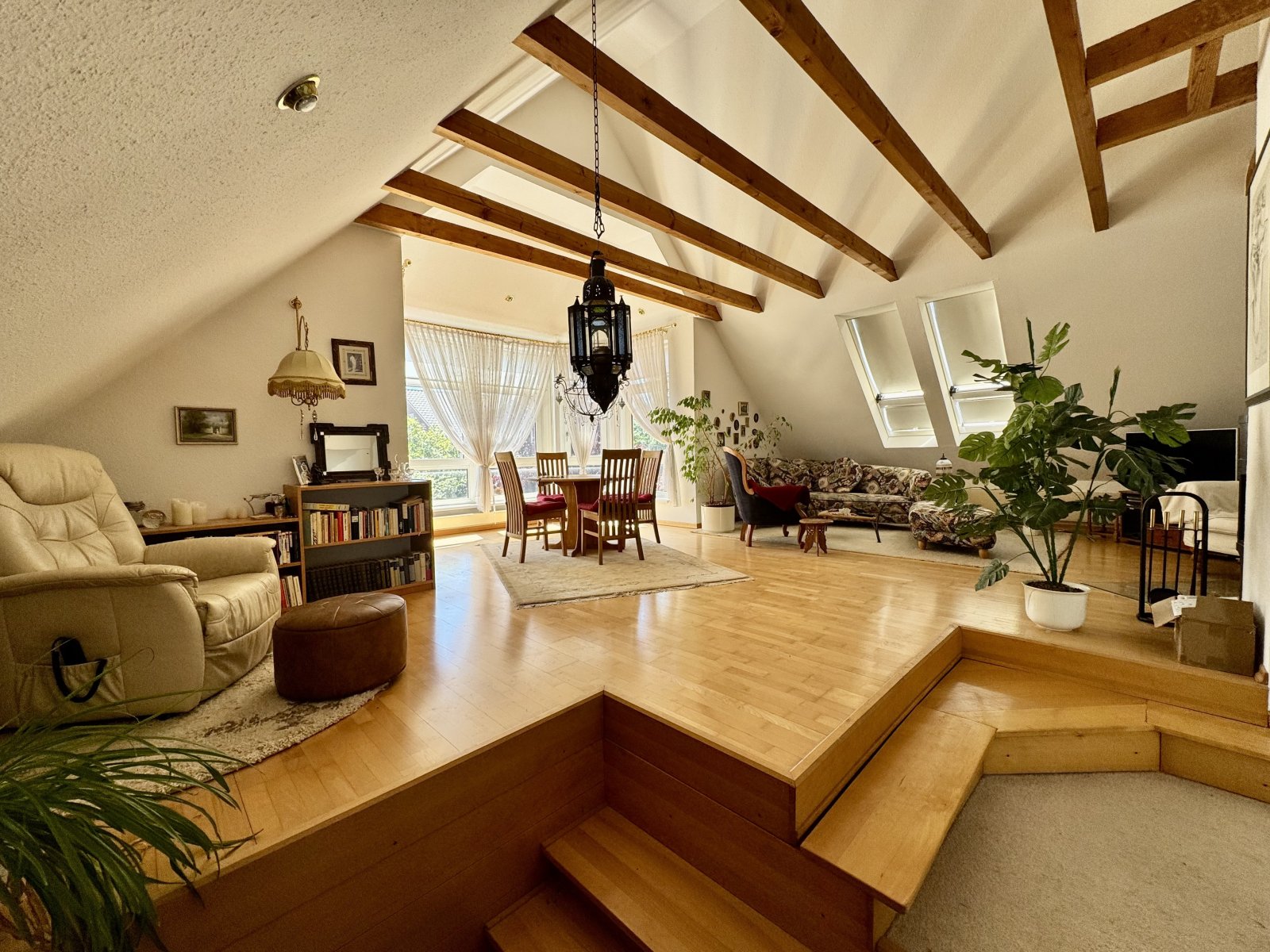 Zweifamilienhaus in begehrter Wohnlage
