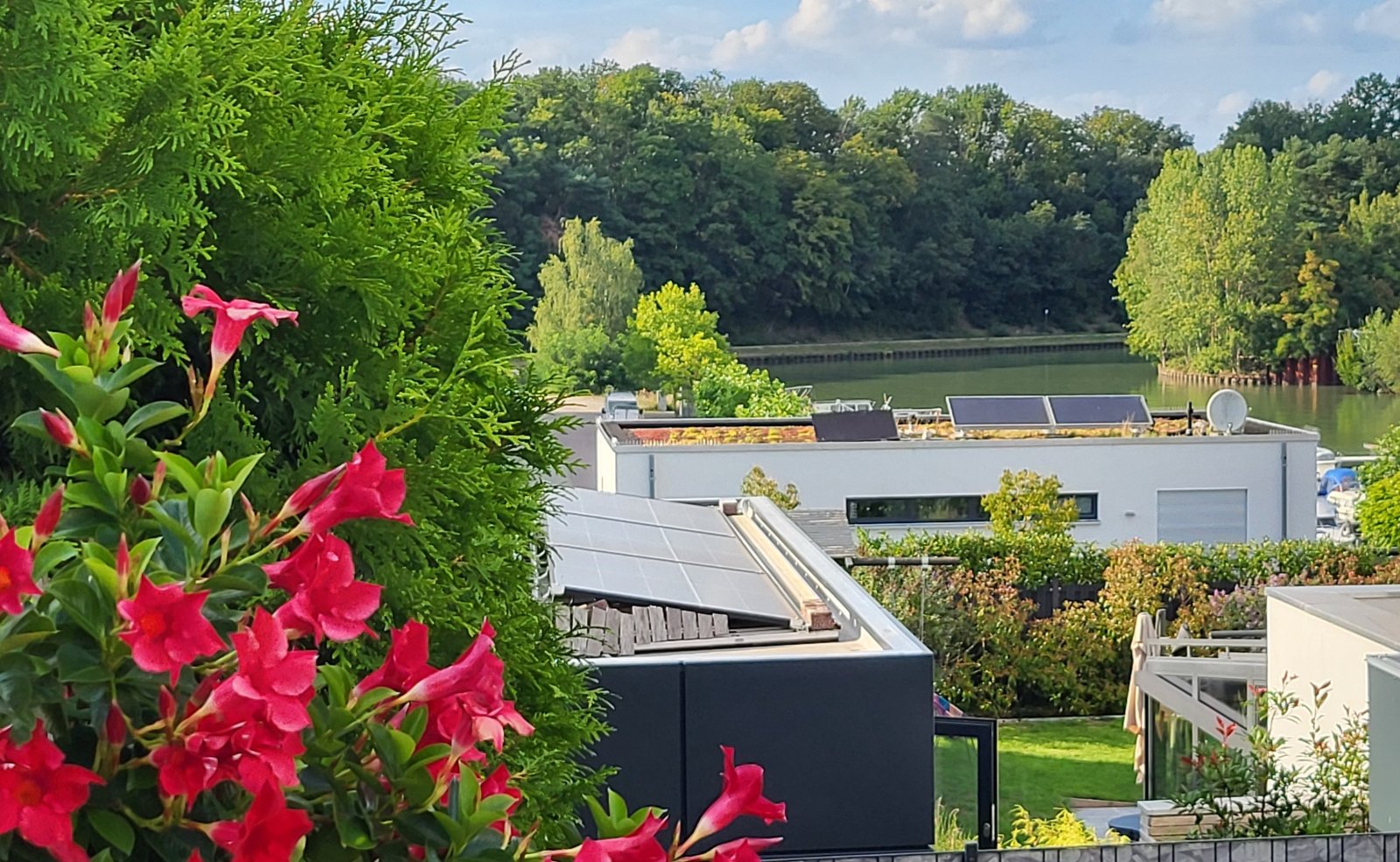 traumhafter Bungalow mit Mittellandkanal Blick