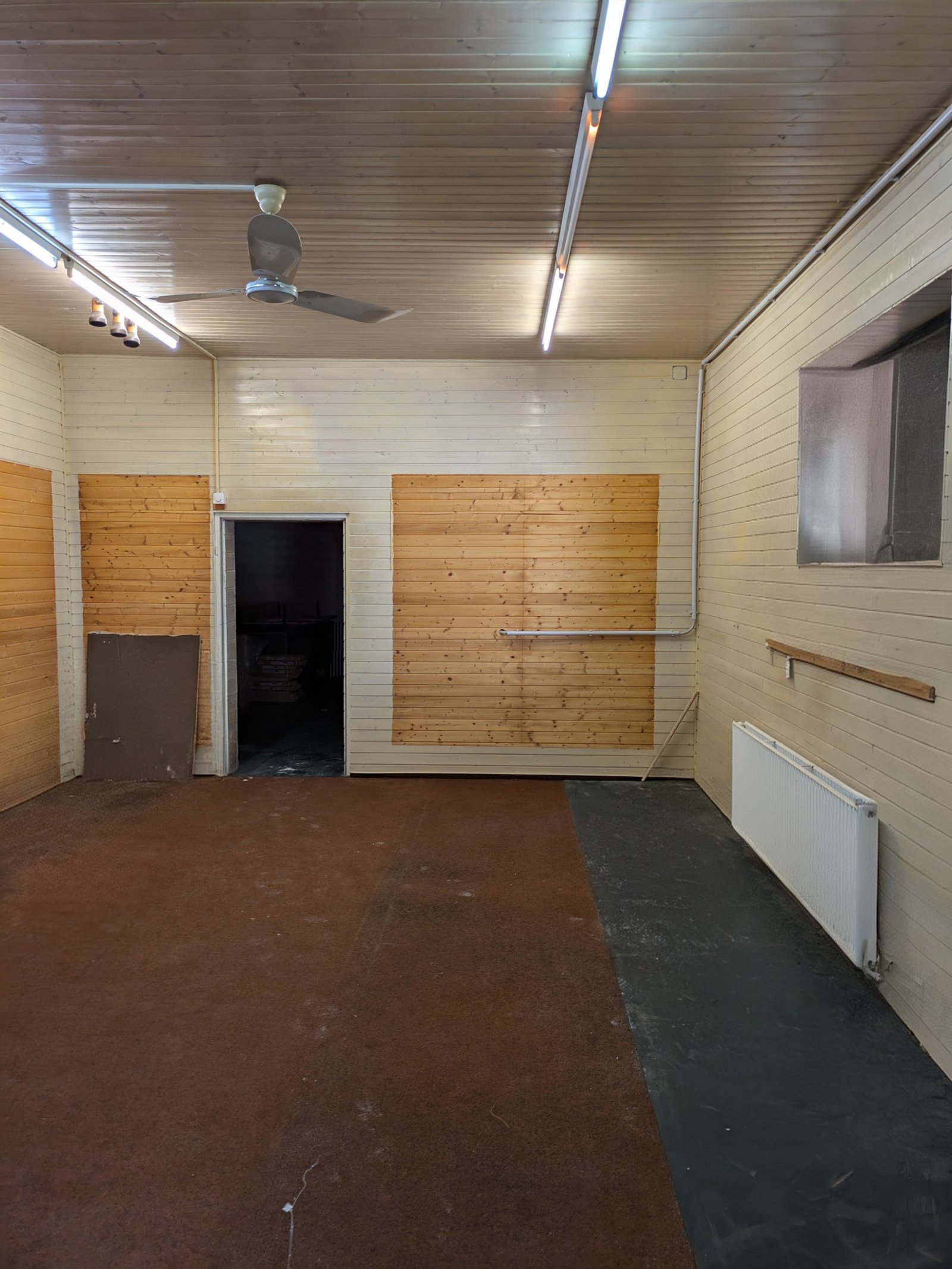 individuelle Lagerfläche mit Büromöglichkeit