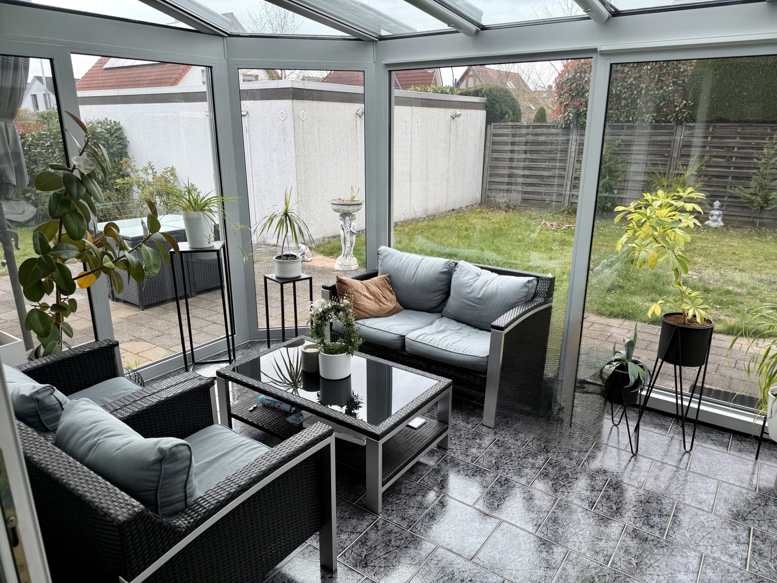 hochwertiges Zweifamilienhaus in top Wohnlage