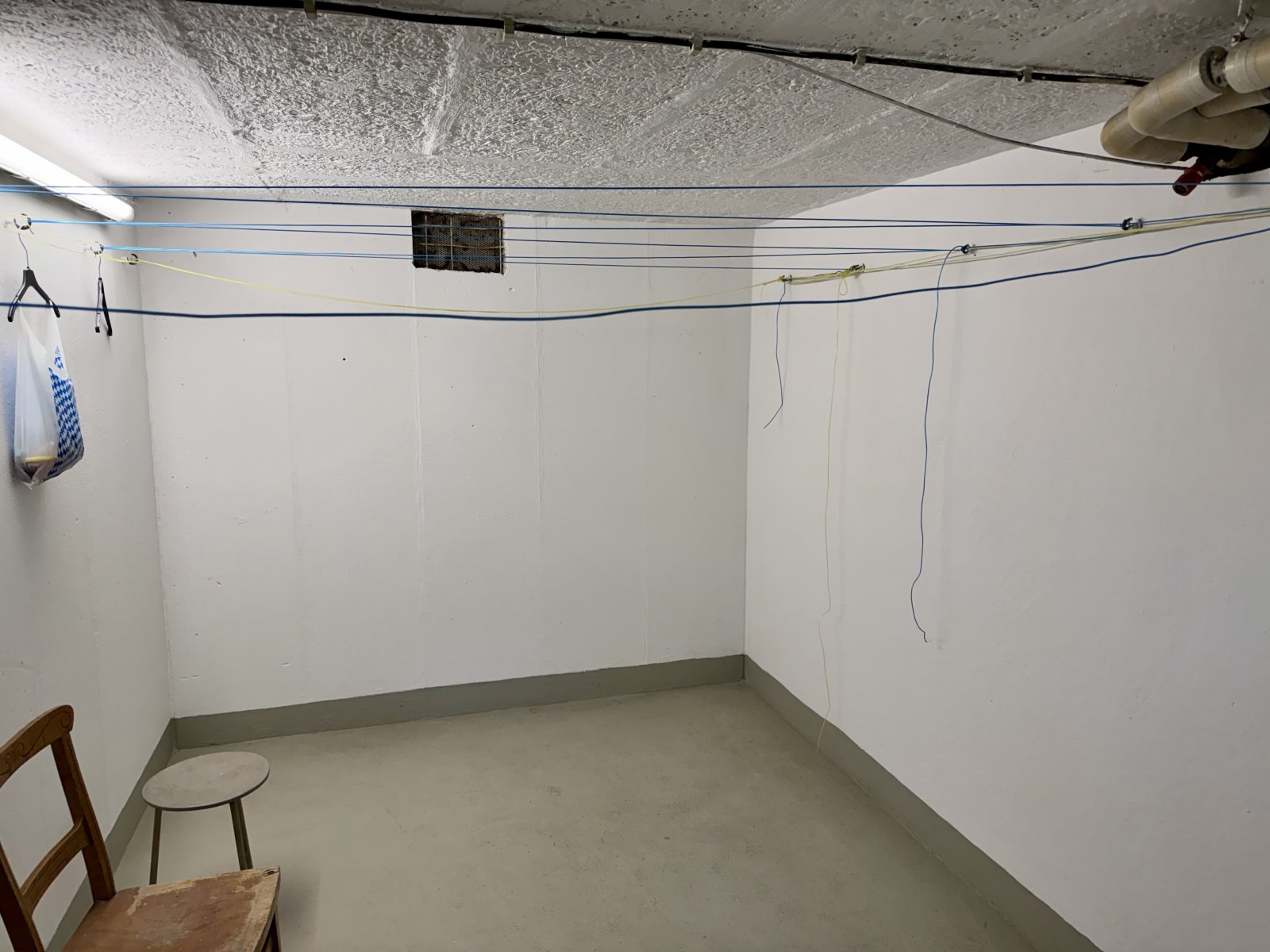 moderne 1,5 Zi Wohnung mit Personenaufzug und Balkon