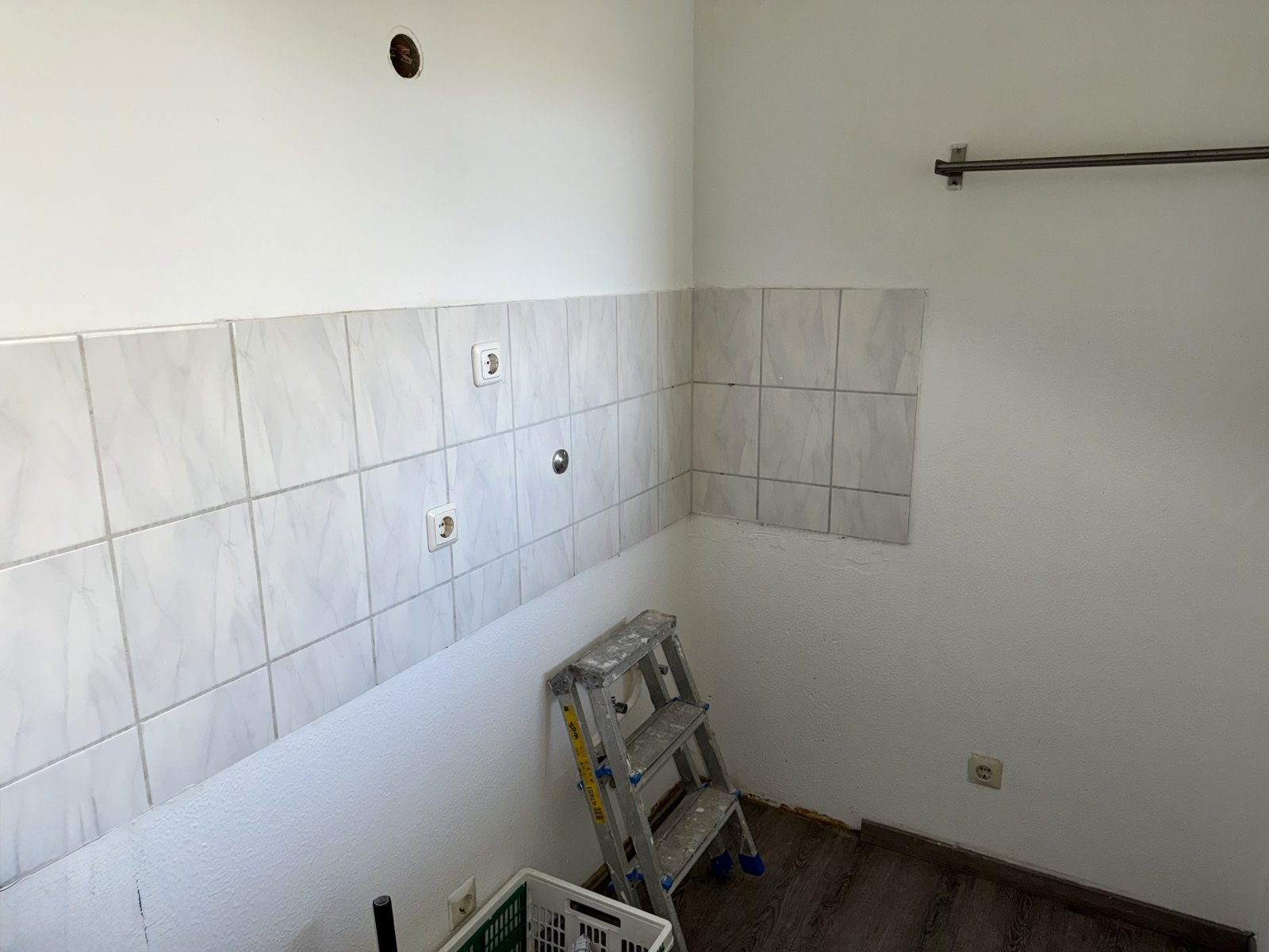 moderne 1,5 Zi Wohnung mit Personenaufzug und Balkon