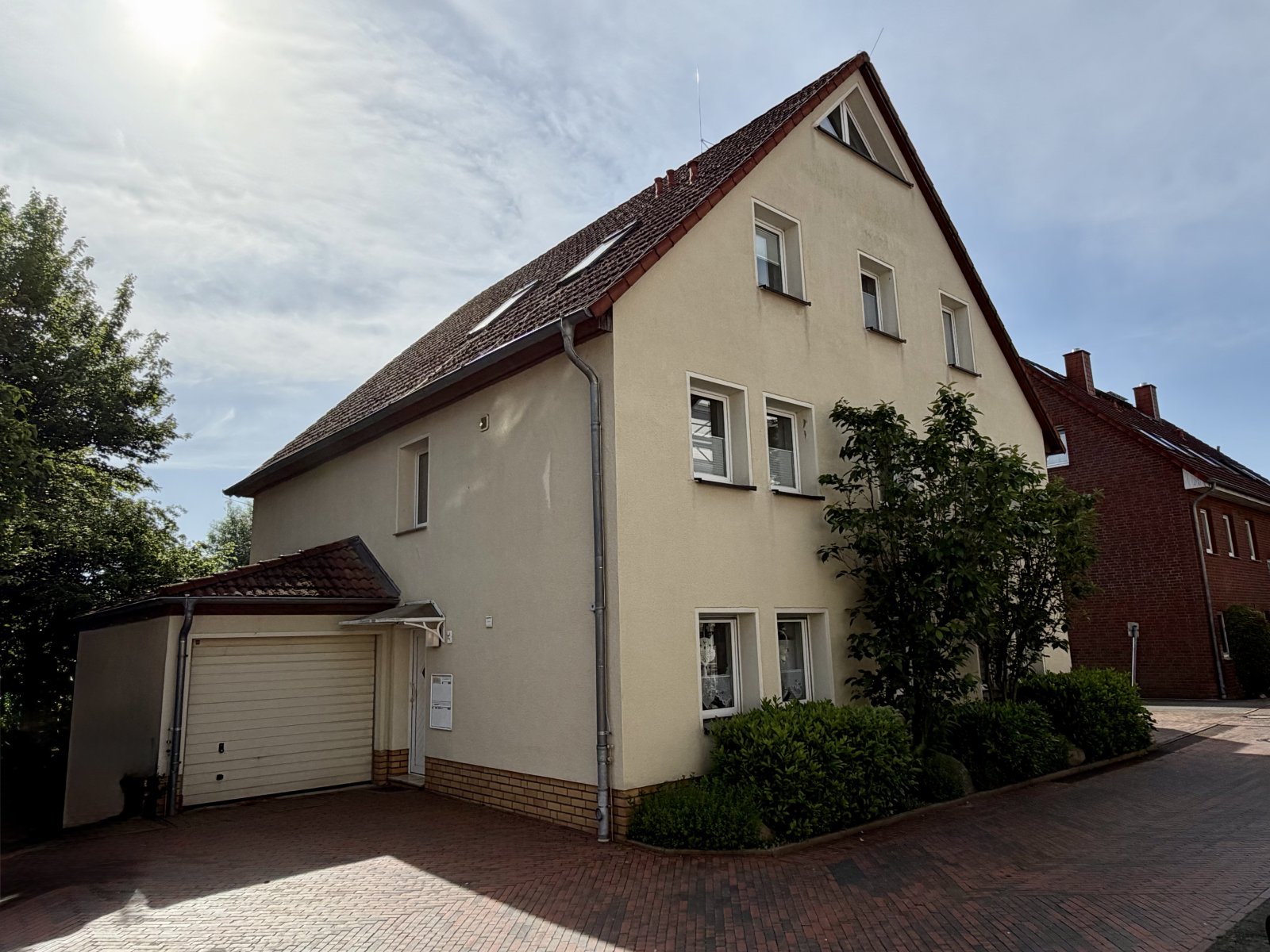 frisch renovierte 3 Zimmer Wohnung mit Balkon