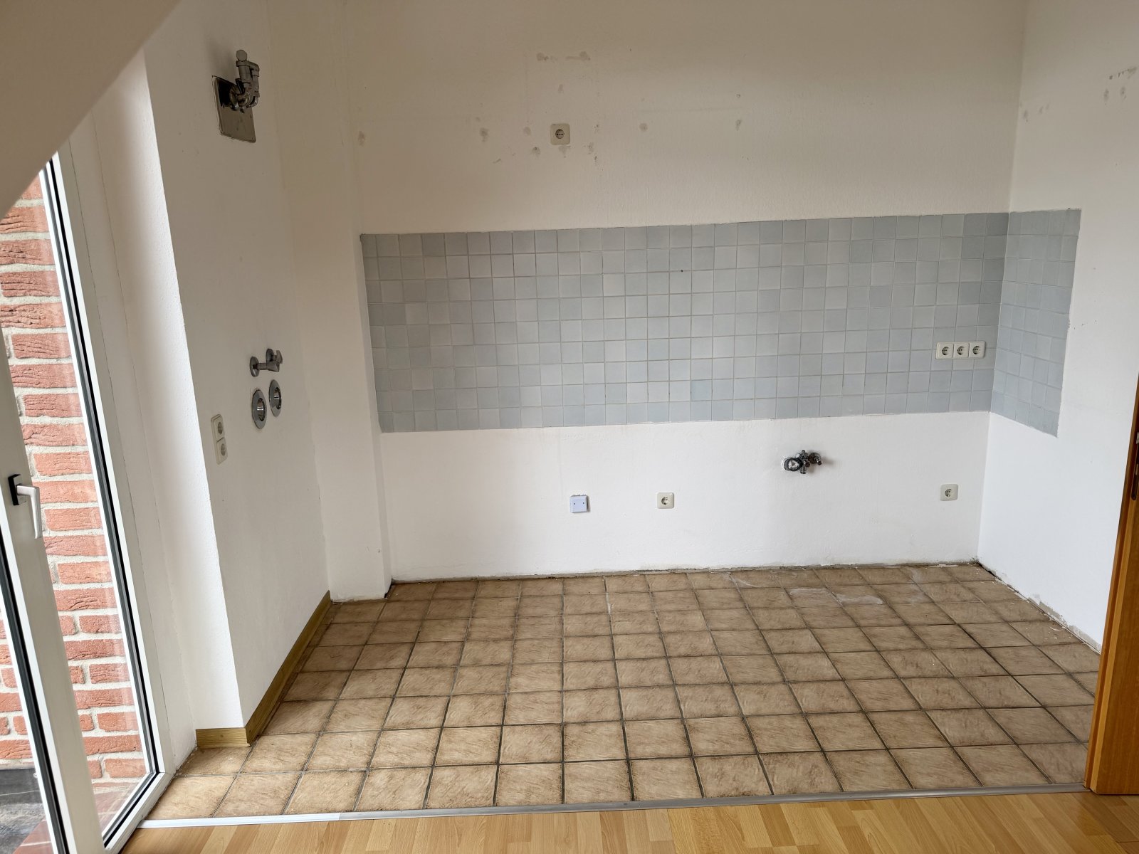 Charmante 2 Zimmer Wohnung 1.OG mit Balkon