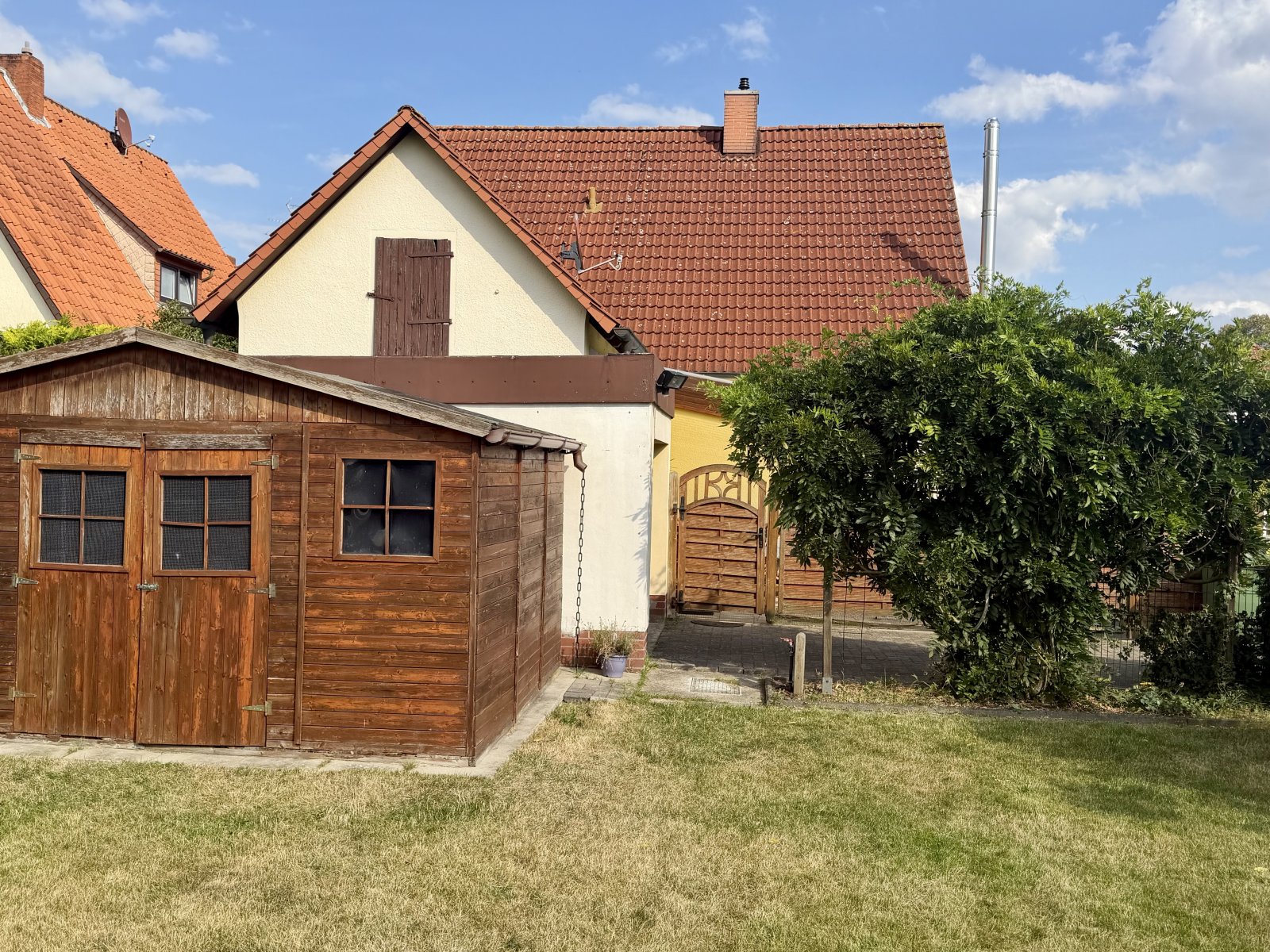 Charmantes Haus mit Garten – bereit für Ihre Ideen
