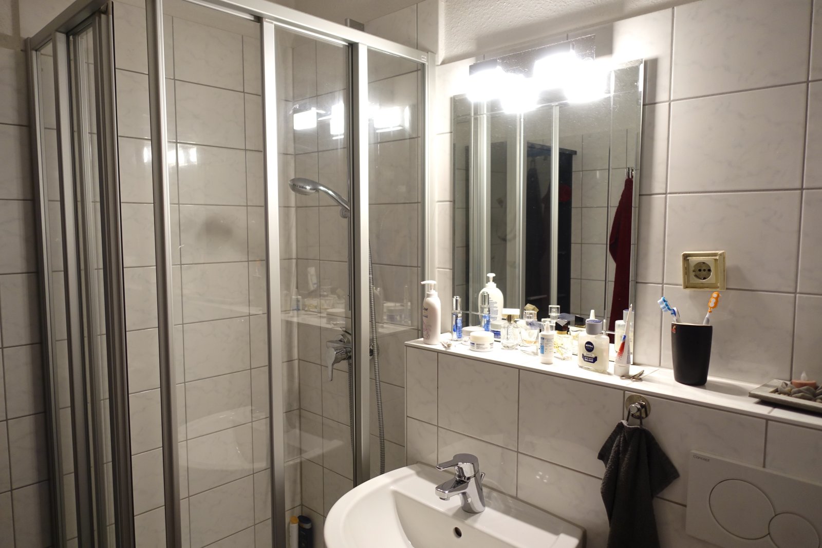 Bad mit Dusche Bad mit Dusche