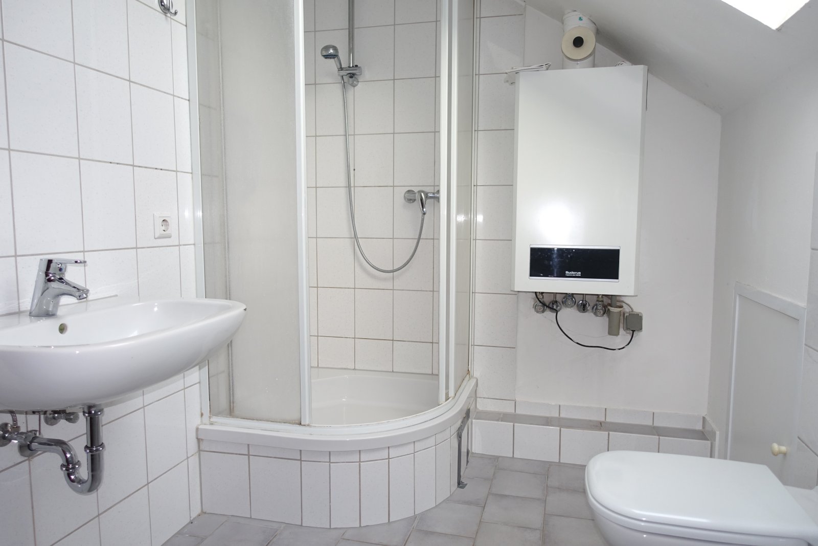 Bad mit Dusche Bad mit Dusche