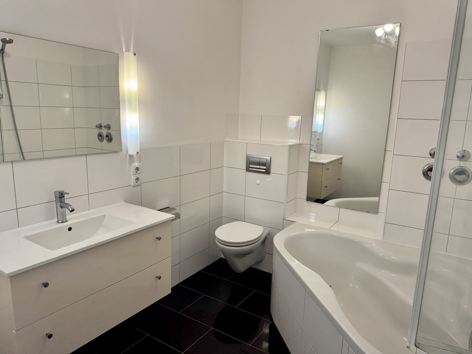 Bad mit Wanne Bad mit Wanne