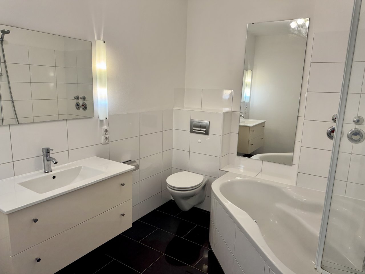 Bad mit Wanne