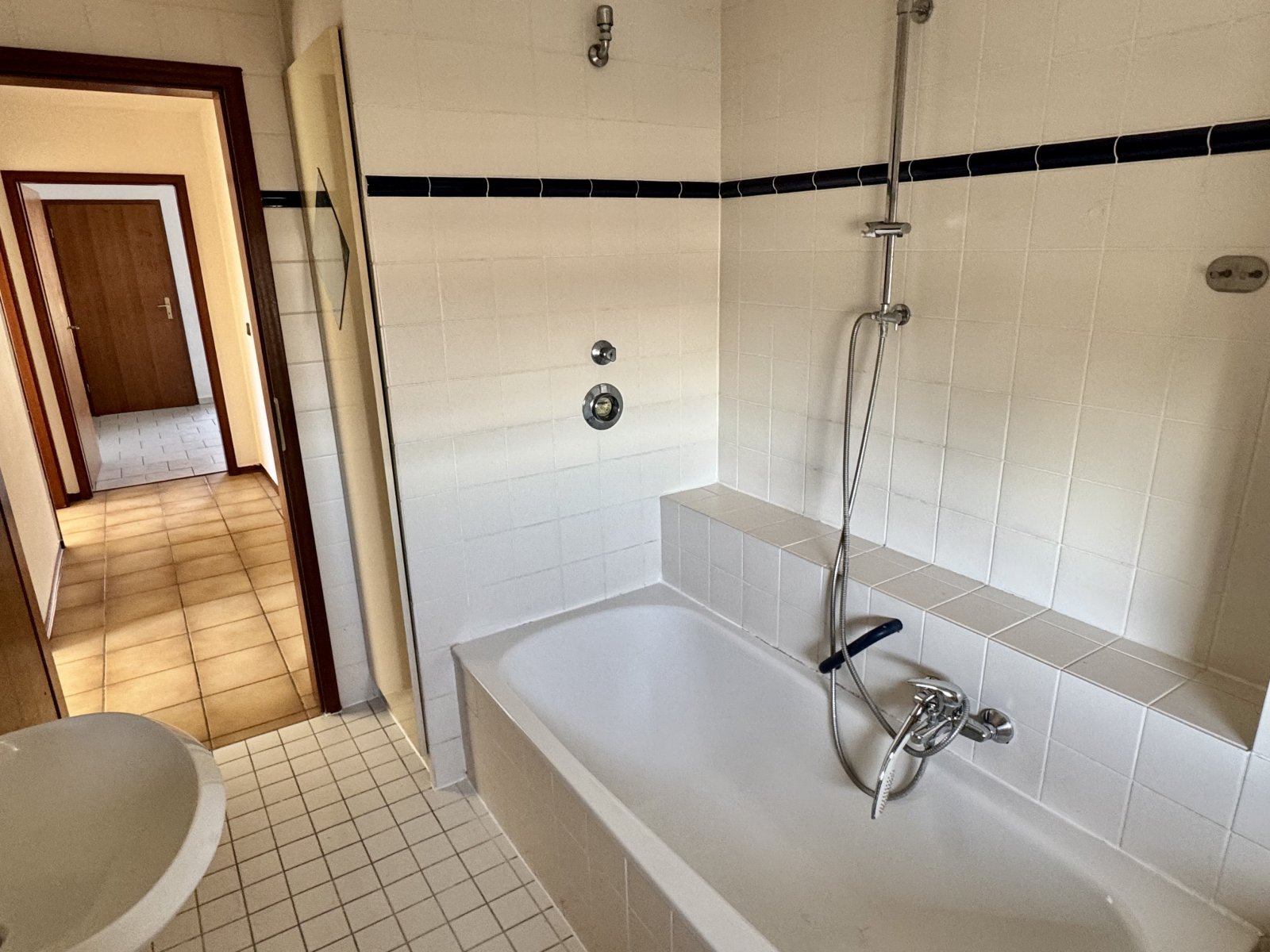 Bad mit Wanne Bad mit Wanne