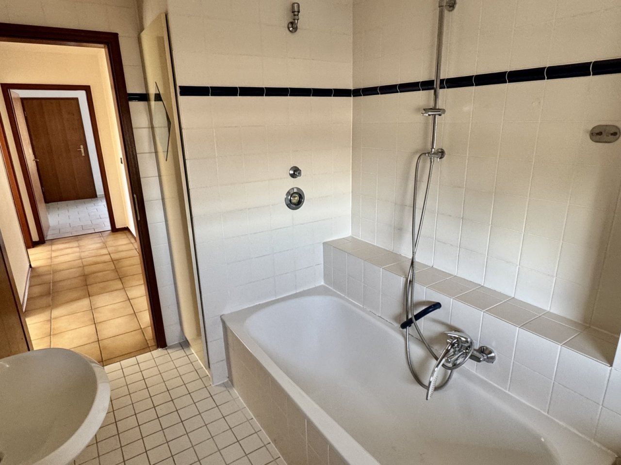 Bad mit Wanne Bad mit Wanne