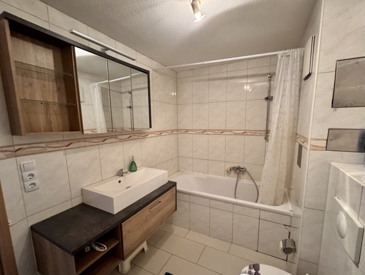 Bad mit Wanne Bad mit Wanne