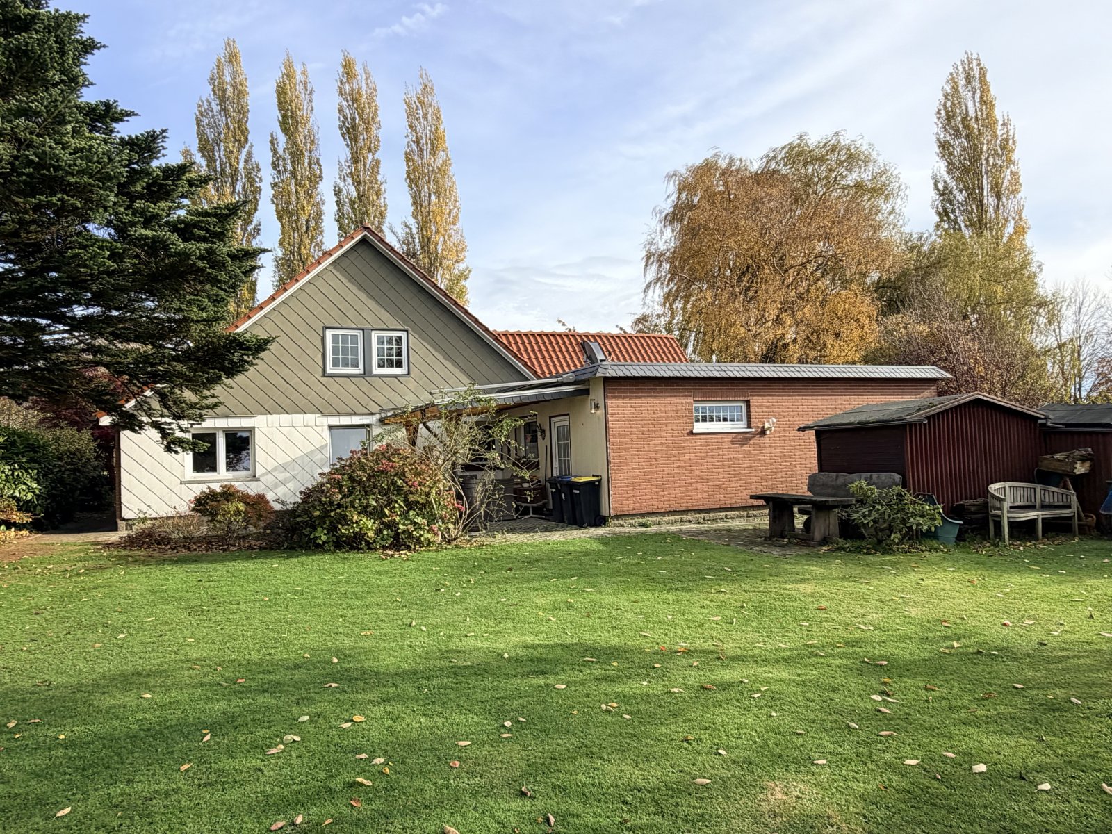 Auetal: individuelles Wohnhaus mit unverbautem Fernblick 