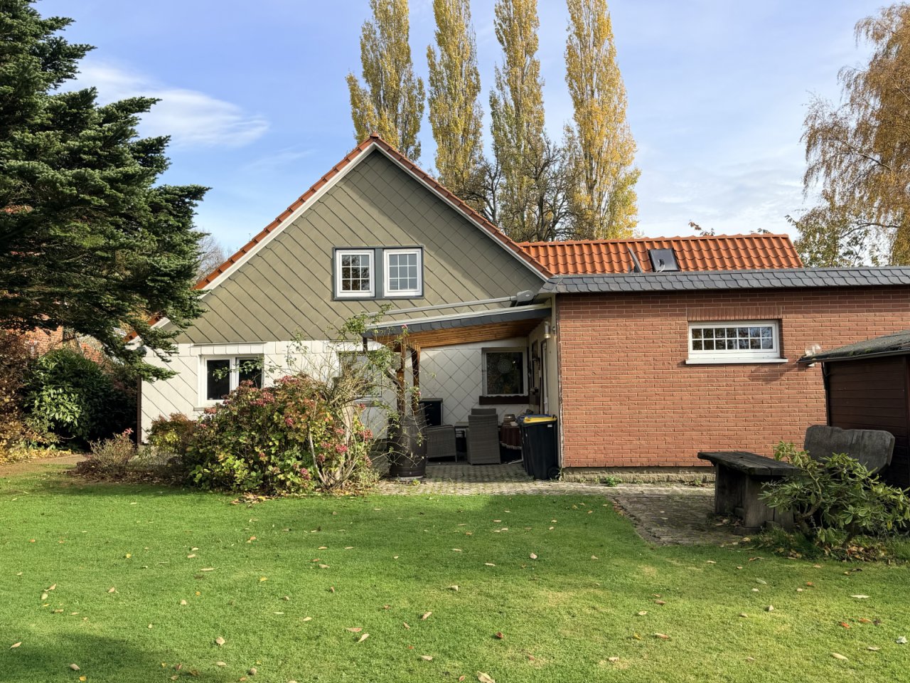 Hausansicht seitlich Hausansicht seitlich