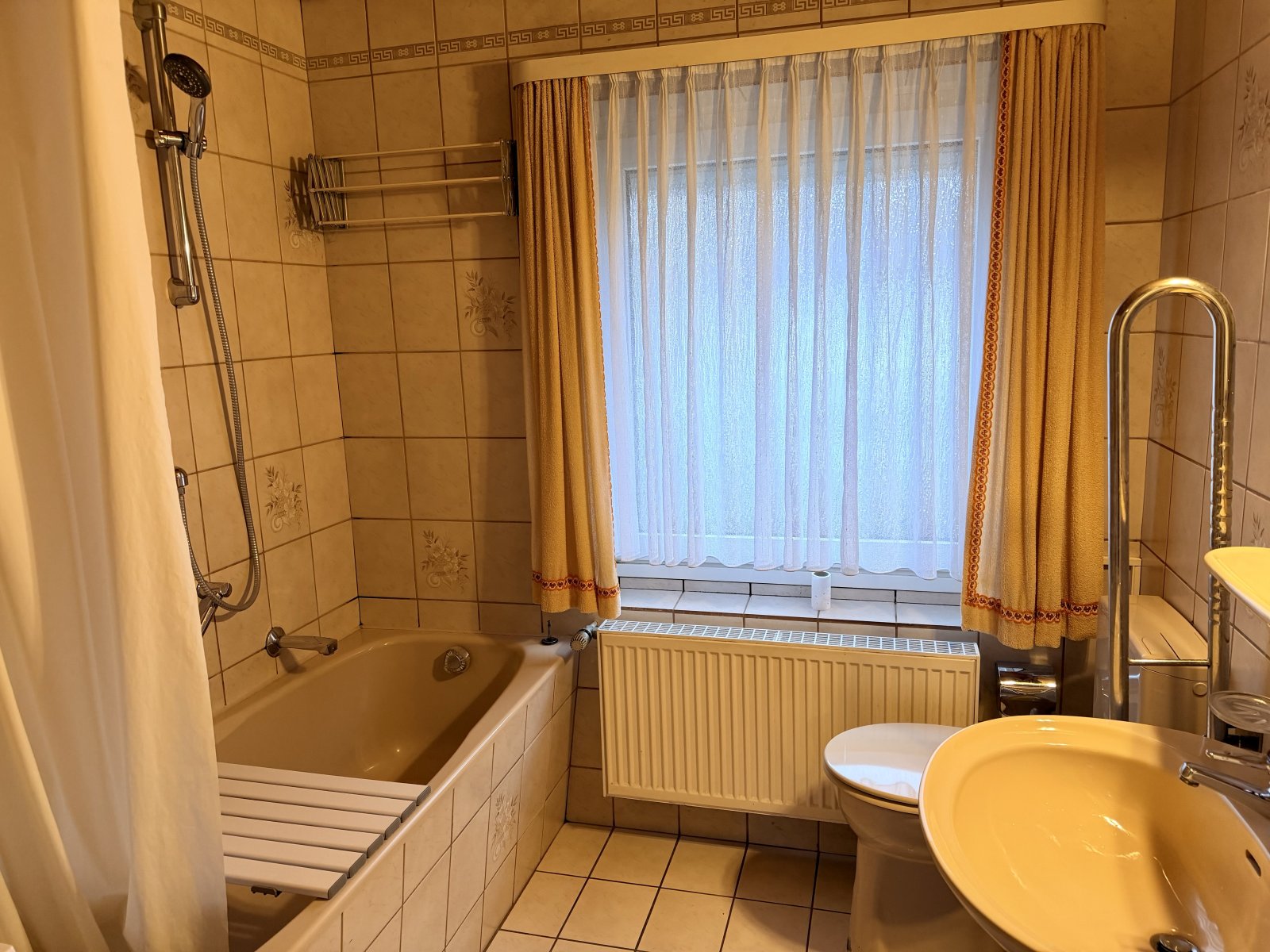 Bad mit Wanne Bad mit Wanne