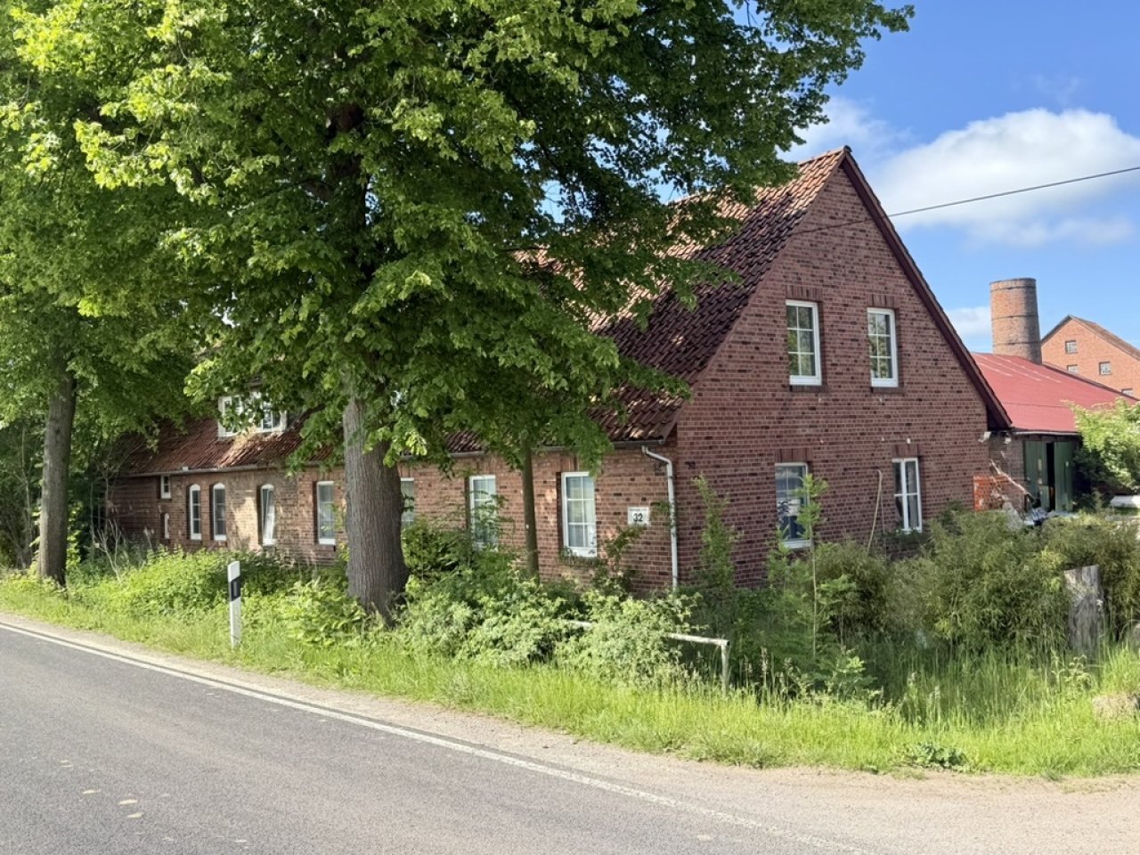 Wohnhaus seitlich Wohnhaus seitlich