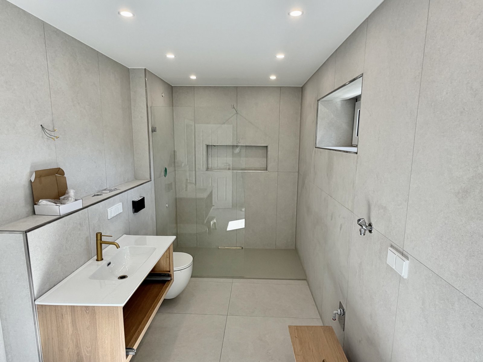 Bad mit Dusche Bad mit Dusche