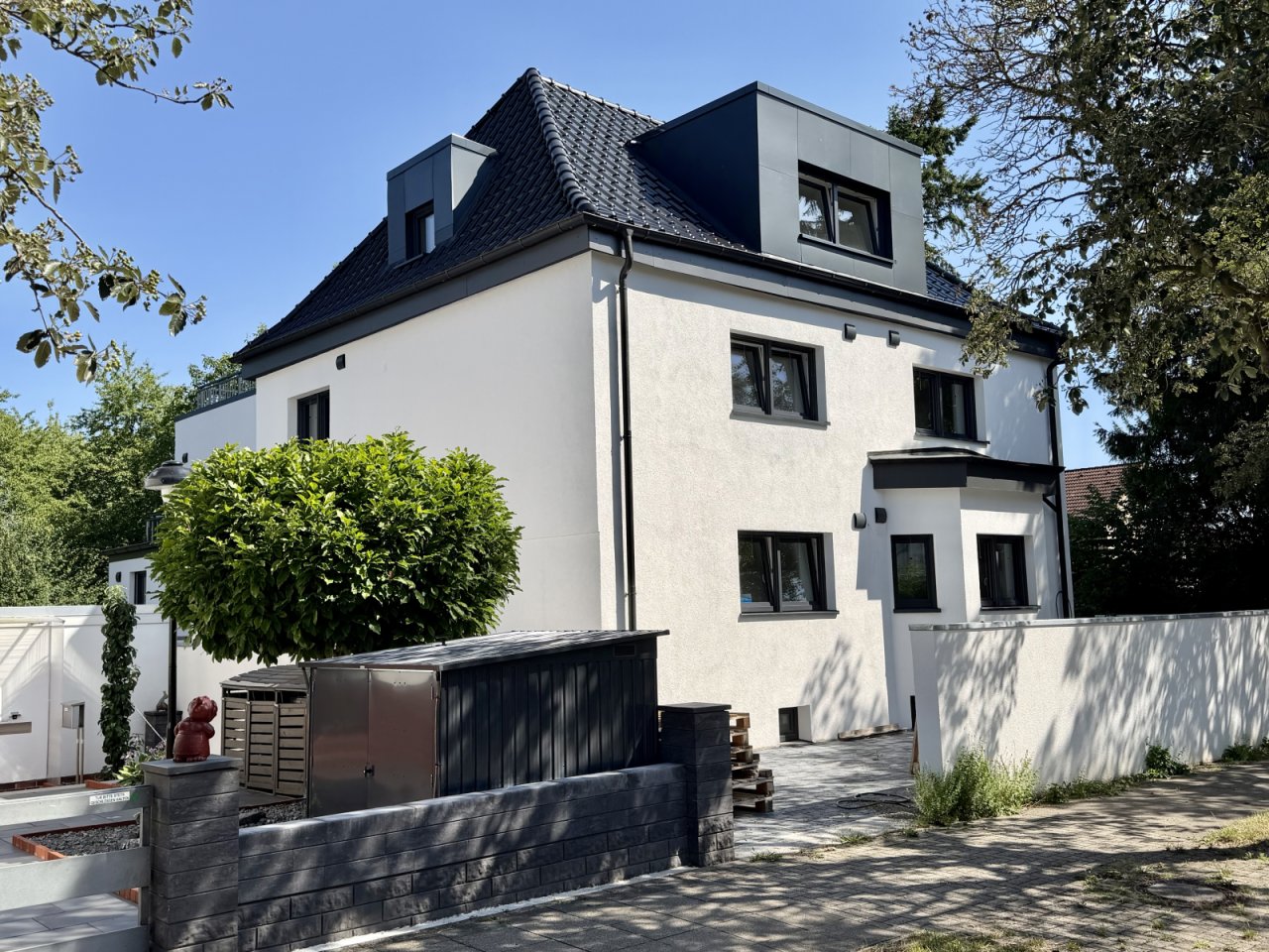 Hausansicht seitlich Hausansicht seitlich