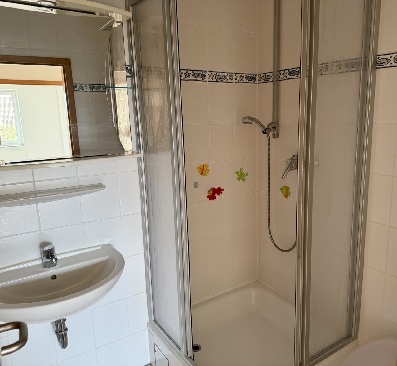 Bad mit Dusche Bad mit Dusche
