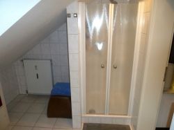 Bad mit Dusche Bad mit Dusche